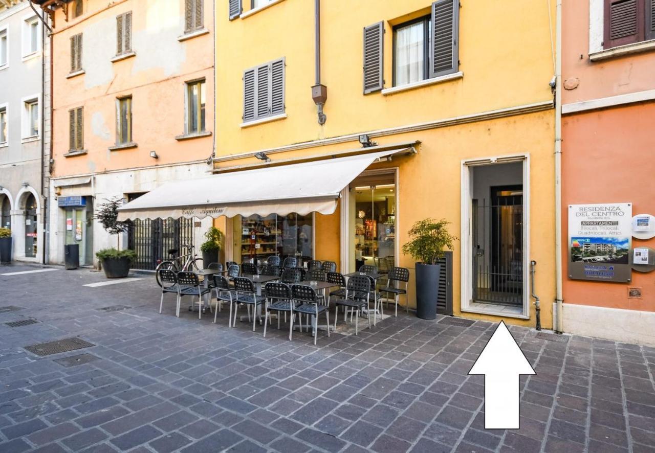 Desenzanoloft Yellow Apartment Desenzano del Garda Luaran gambar
