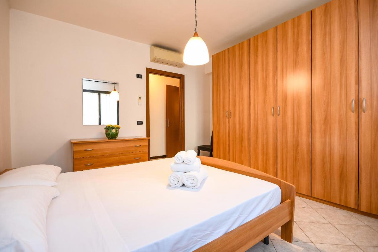 Desenzanoloft Yellow Apartment Desenzano del Garda Luaran gambar