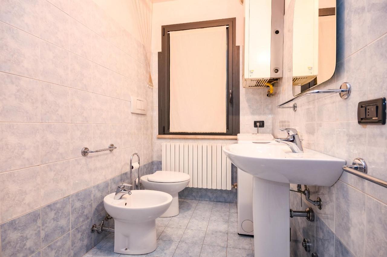 Desenzanoloft Yellow Apartment Desenzano del Garda Luaran gambar