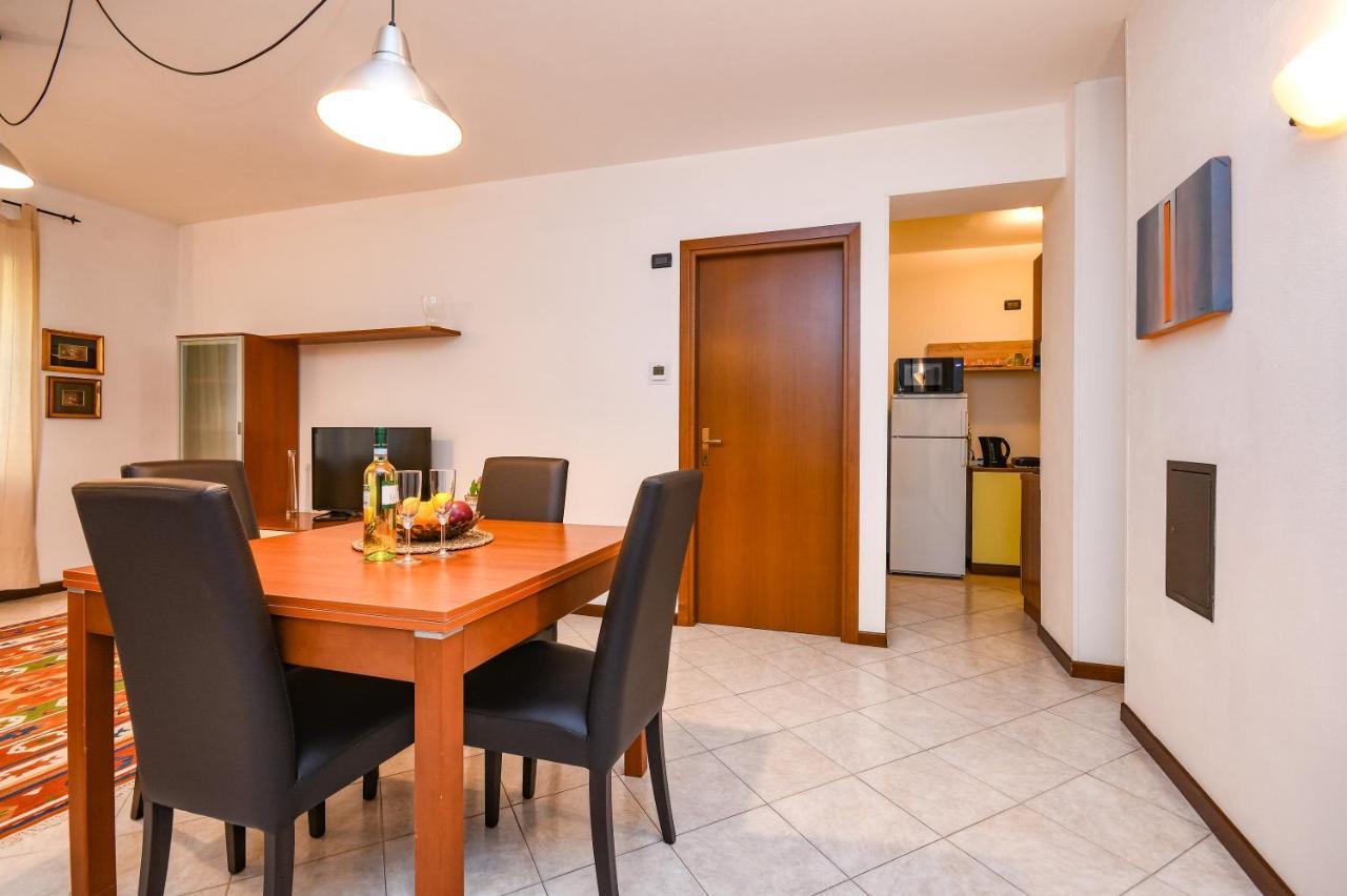 Desenzanoloft Yellow Apartment Desenzano del Garda Luaran gambar